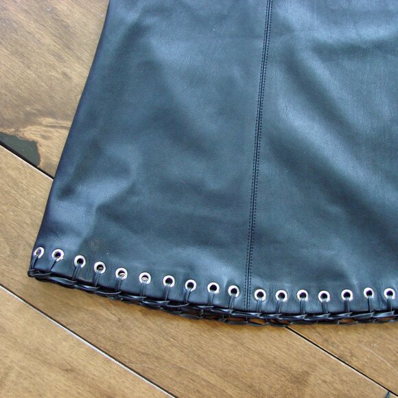 Black Faux Leather Mini Skirt Silver Grommet Festival Boho Size Medium - Picture 6 of 8
